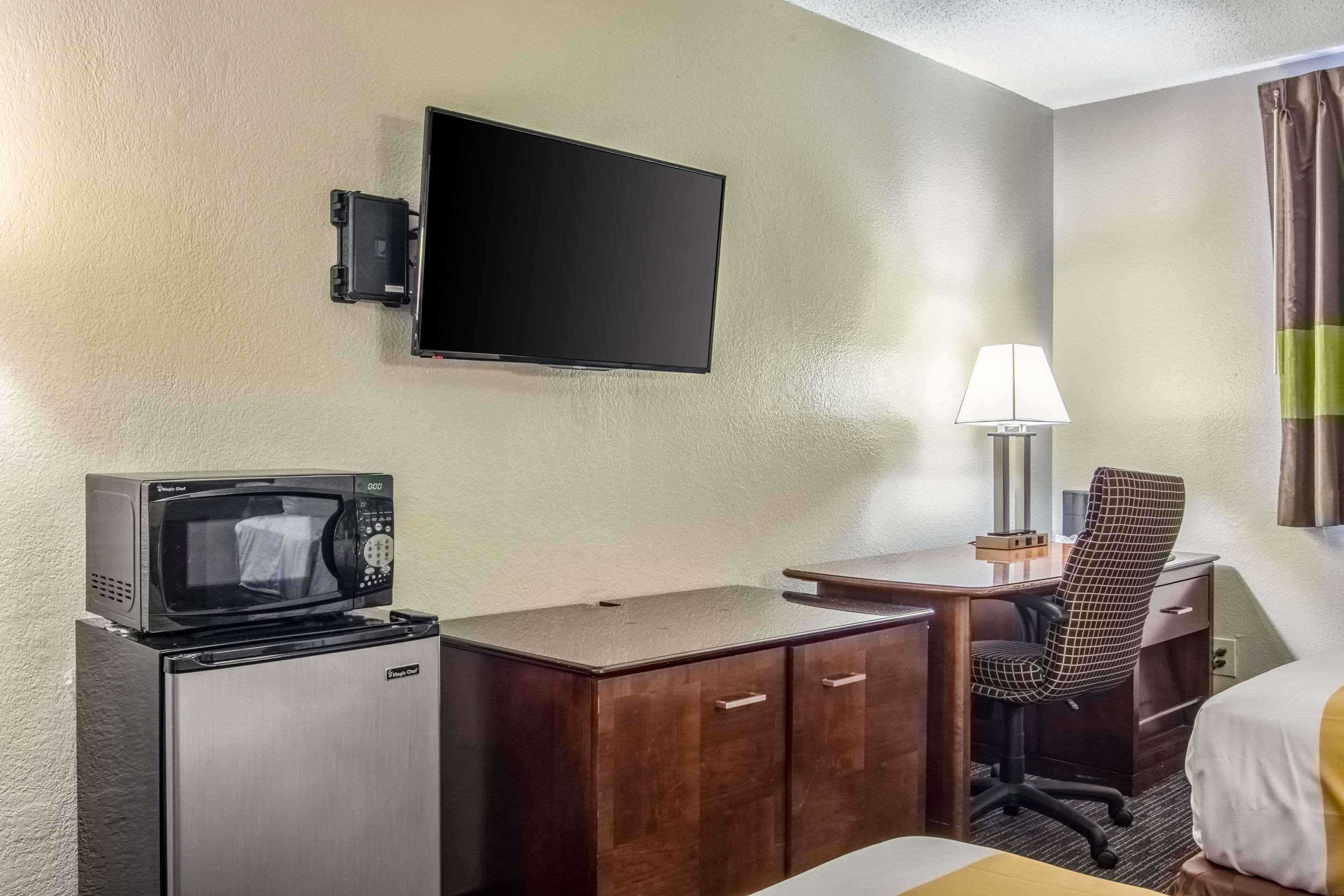 Quality Inn Atlanta Airport-Central Колледж Парк Экстерьер фото